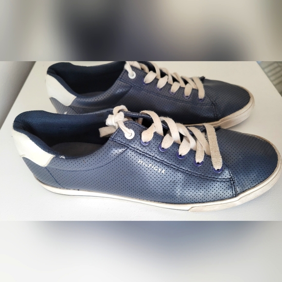 Tommy Hilfiger Navy blue sneakers/ tennis shoes/loafer - mens 10.5 - Picture 2 of 9
